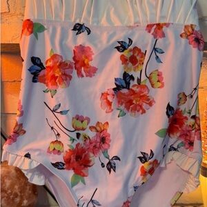 Cupshe Floral One Piece Strapless Open Back Swimsuit - Pink and Red